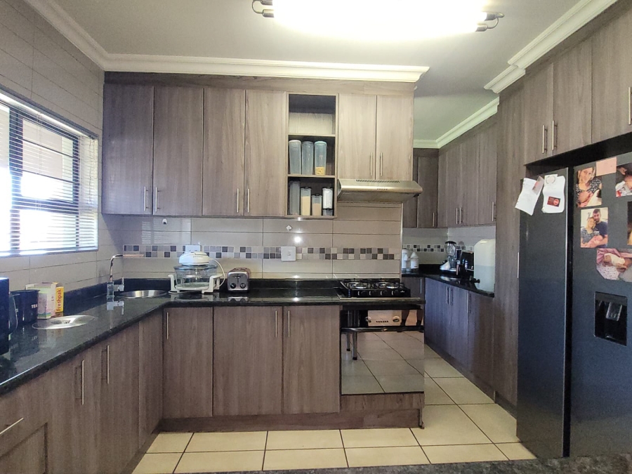 3 Bedroom Property for Sale in Grimbeeck Park North West